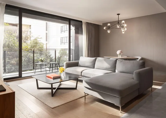 Walton Sukhumvit Hotel 4*